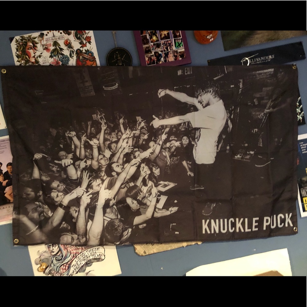 Knuckle Puck Flag